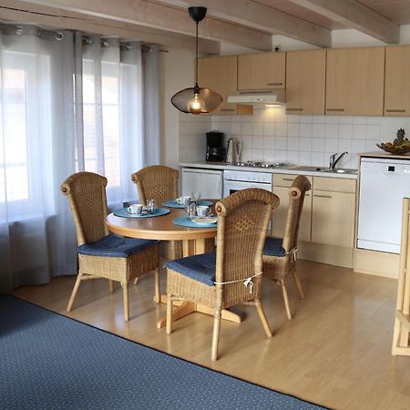 Gästehaus Mäder Am Hafen Uhldingen-Mühlhofen Zimmer foto