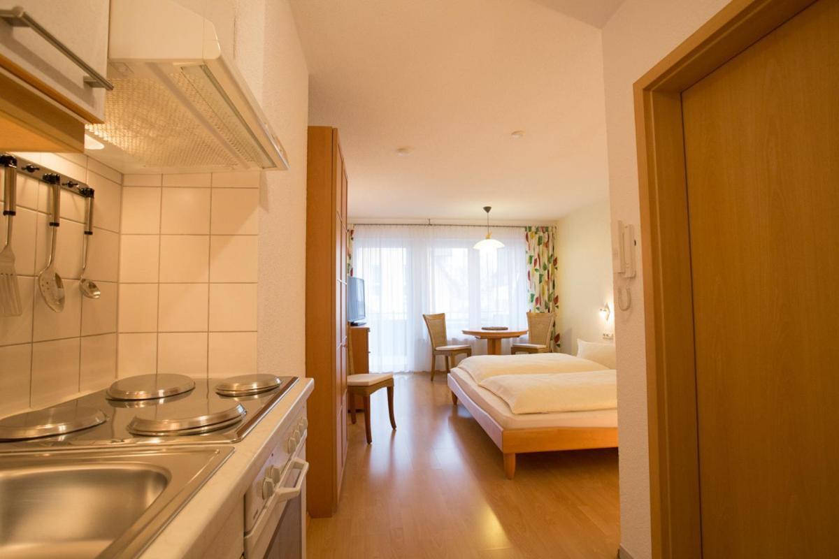 Gästehaus Mäder Am Hafen Uhldingen-Mühlhofen Zimmer foto
