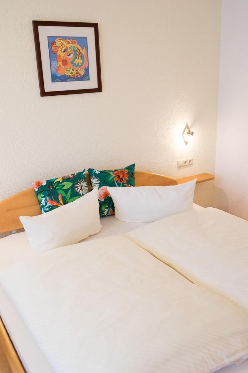 Gästehaus Mäder Am Hafen Uhldingen-Mühlhofen Zimmer foto