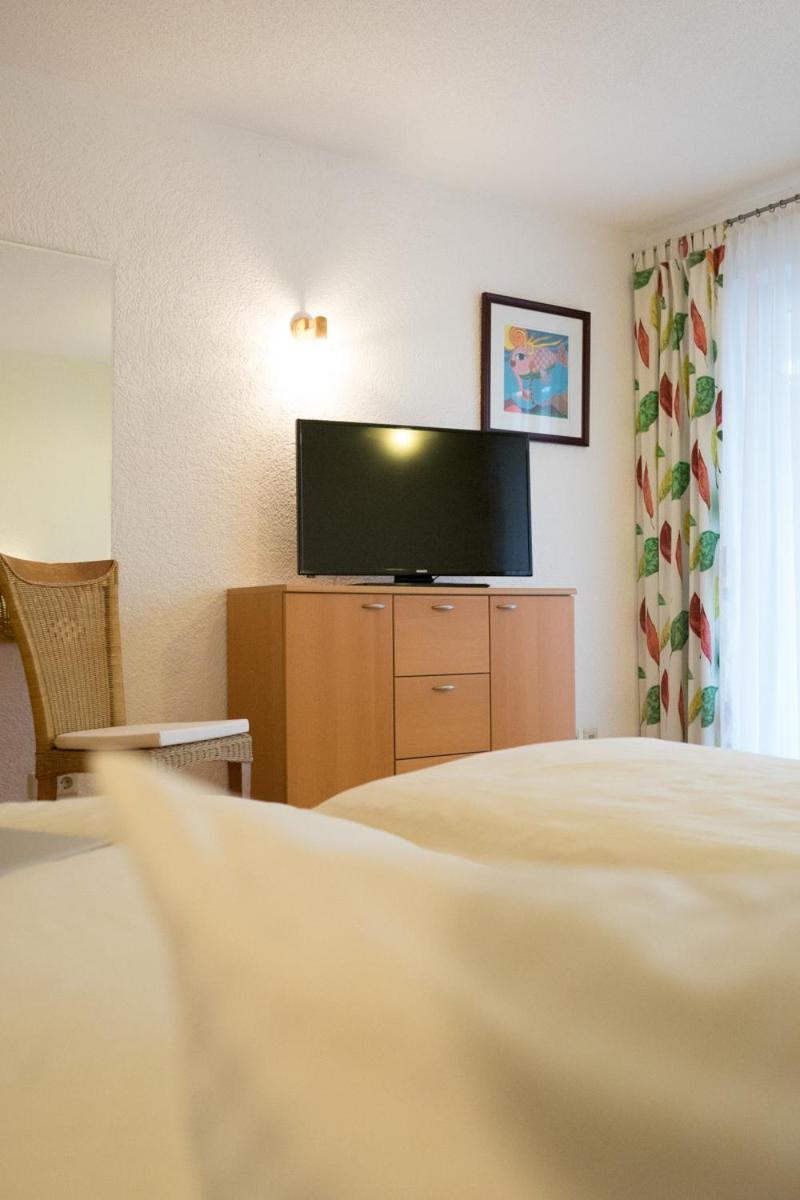 Gästehaus Mäder Am Hafen Uhldingen-Mühlhofen Zimmer foto
