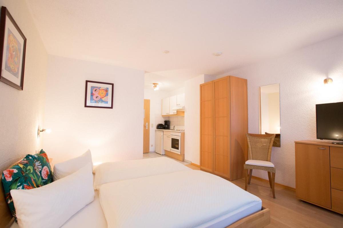 Gästehaus Mäder Am Hafen Uhldingen-Mühlhofen Zimmer foto