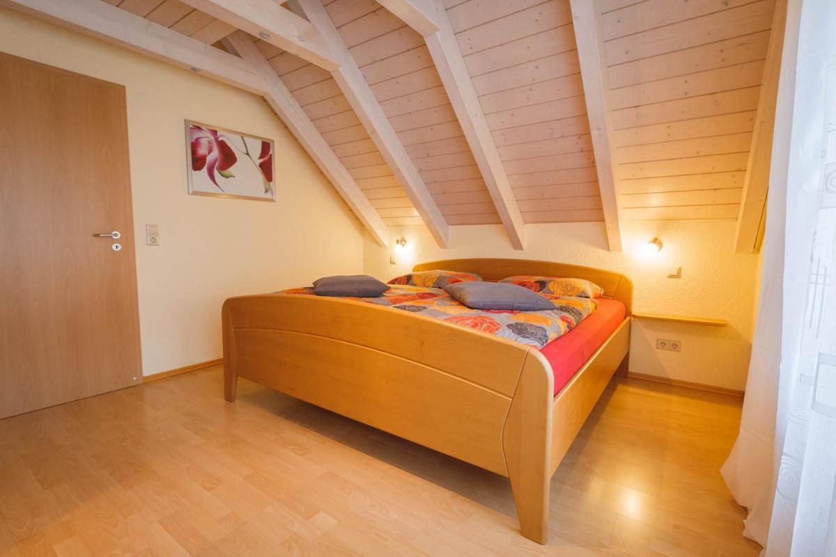 Gästehaus Mäder Am Hafen Uhldingen-Mühlhofen Zimmer foto
