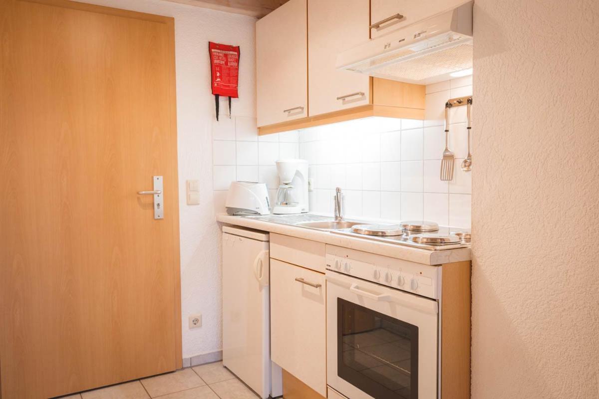 Gästehaus Mäder Am Hafen Uhldingen-Mühlhofen Zimmer foto