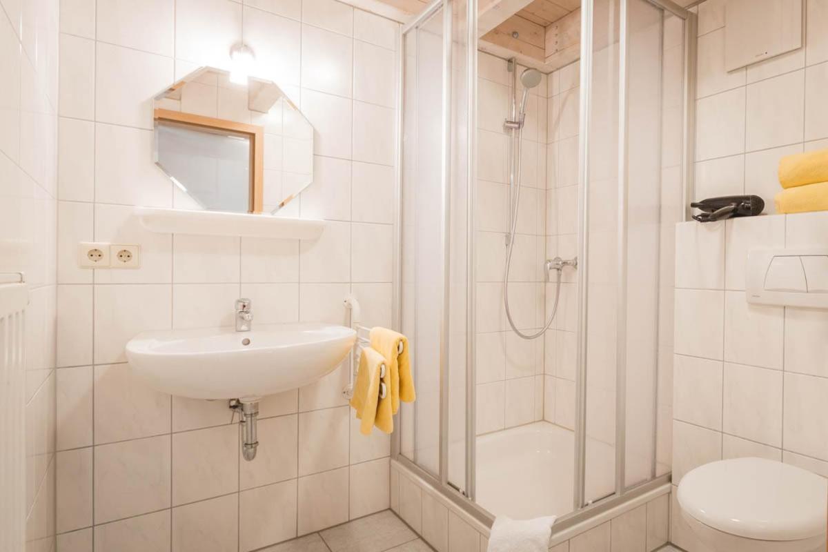 Gästehaus Mäder Am Hafen Uhldingen-Mühlhofen Zimmer foto