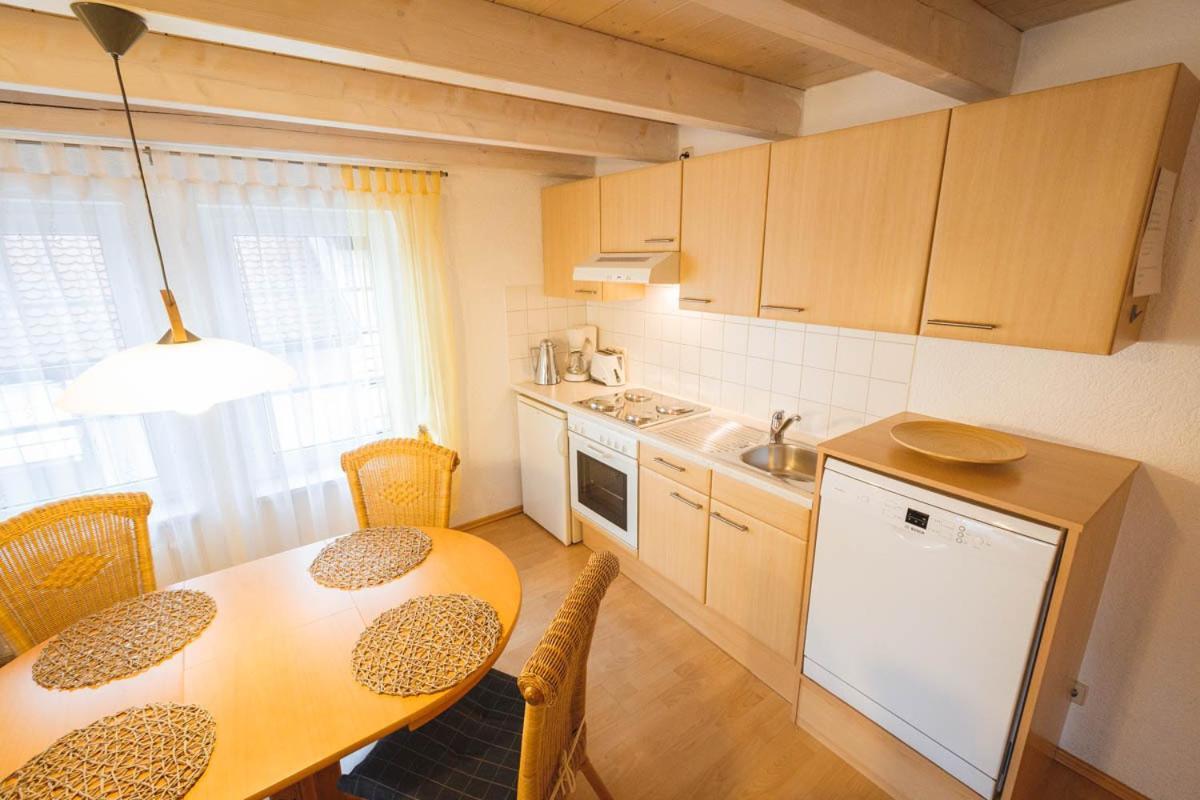 Gästehaus Mäder Am Hafen Uhldingen-Mühlhofen Zimmer foto