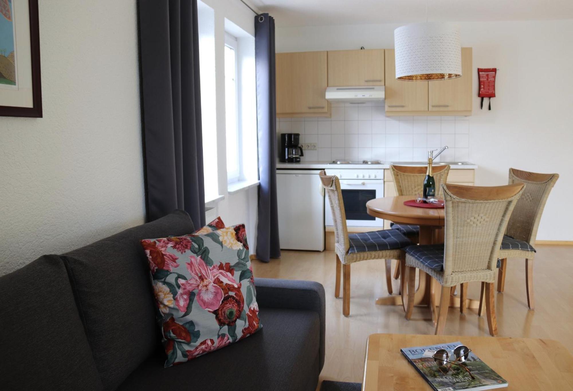 Gästehaus Mäder Am Hafen Uhldingen-Mühlhofen Zimmer foto