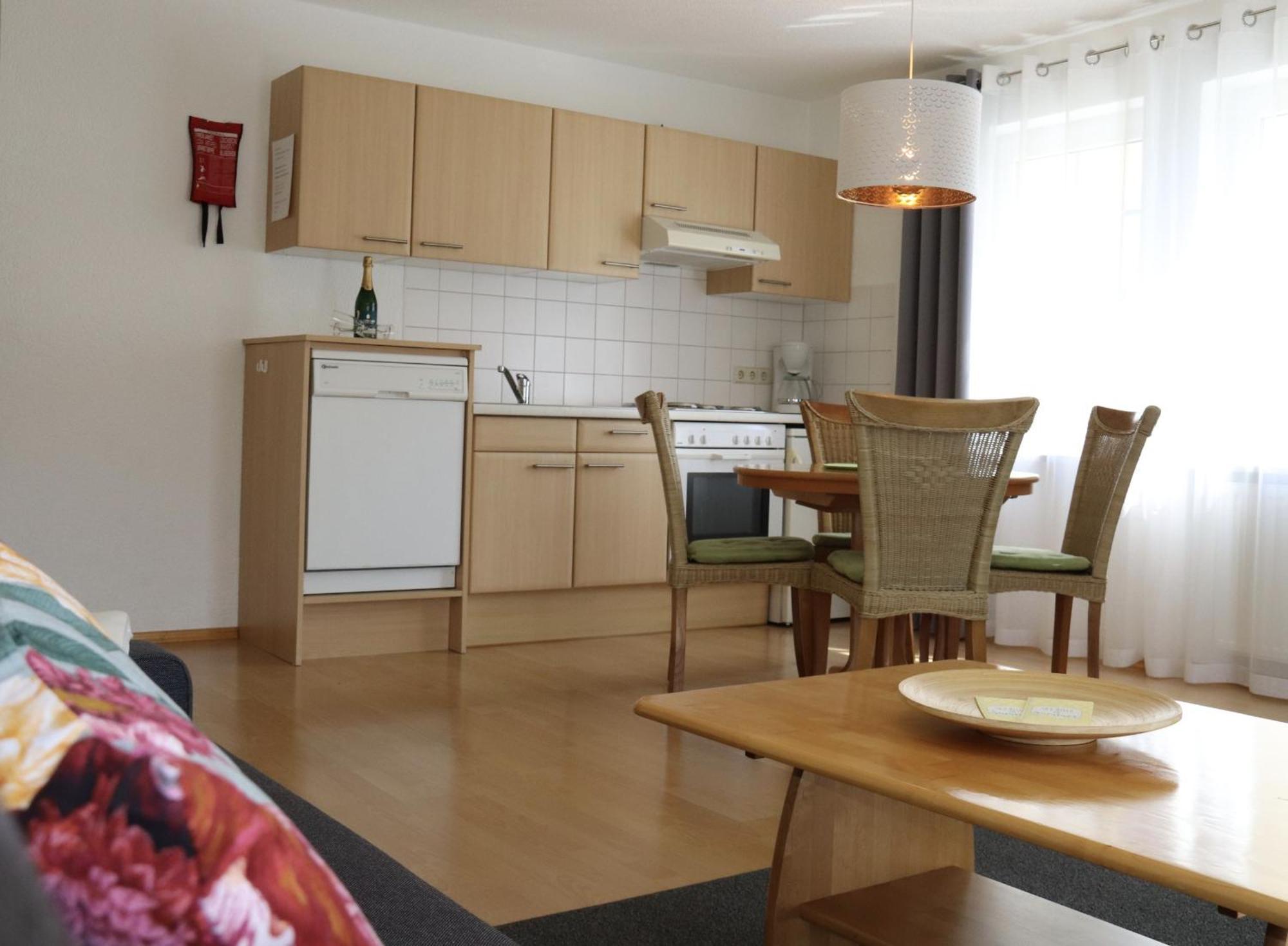 Gästehaus Mäder Am Hafen Uhldingen-Mühlhofen Zimmer foto