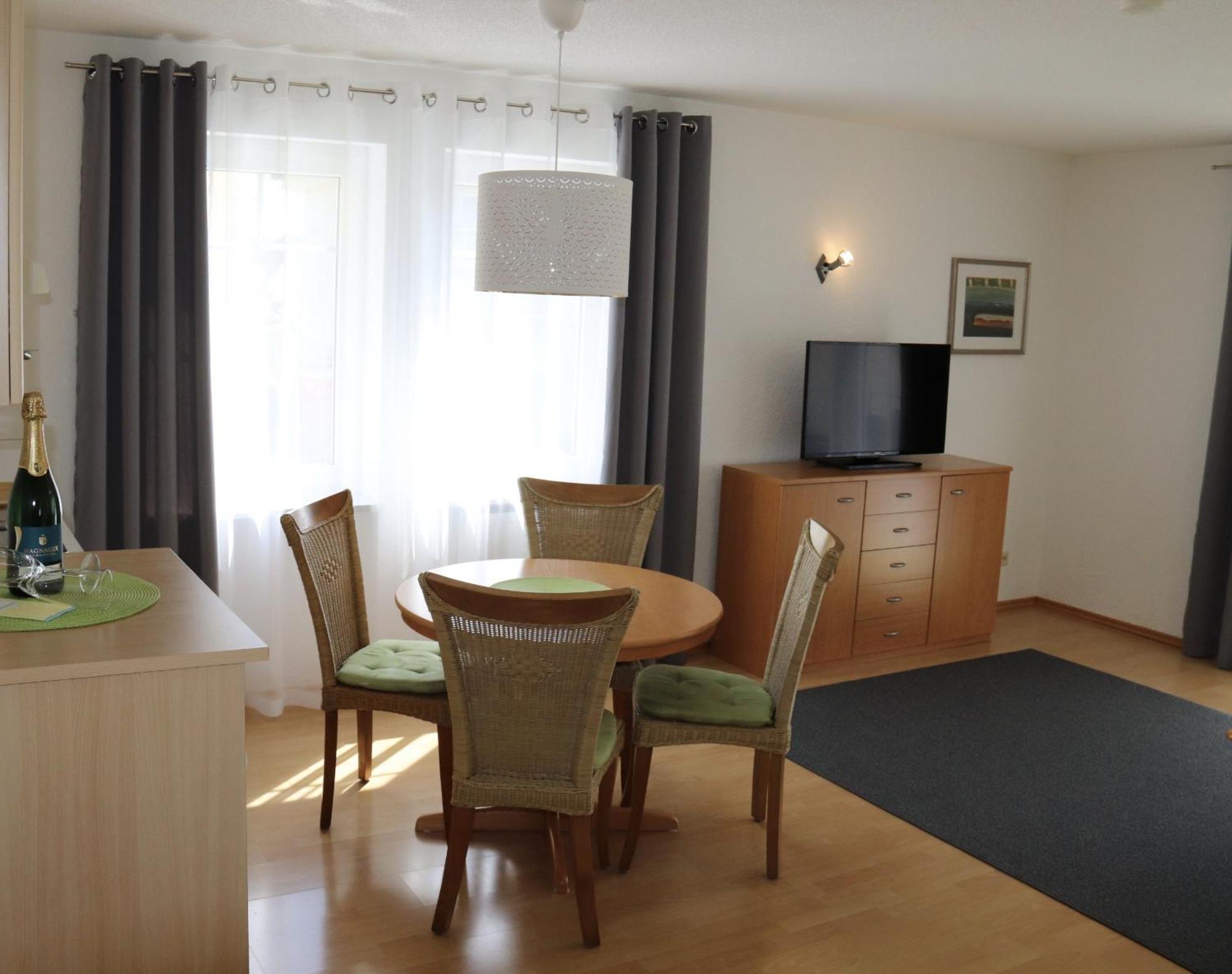 Gästehaus Mäder Am Hafen Uhldingen-Mühlhofen Zimmer foto